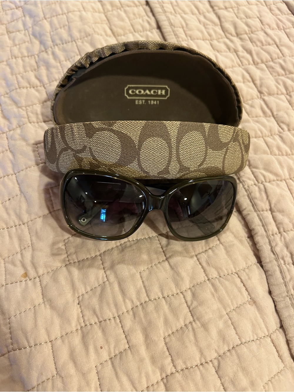 COACH Women's Olive Green Gradient Lens Sunglasses with Signature Case